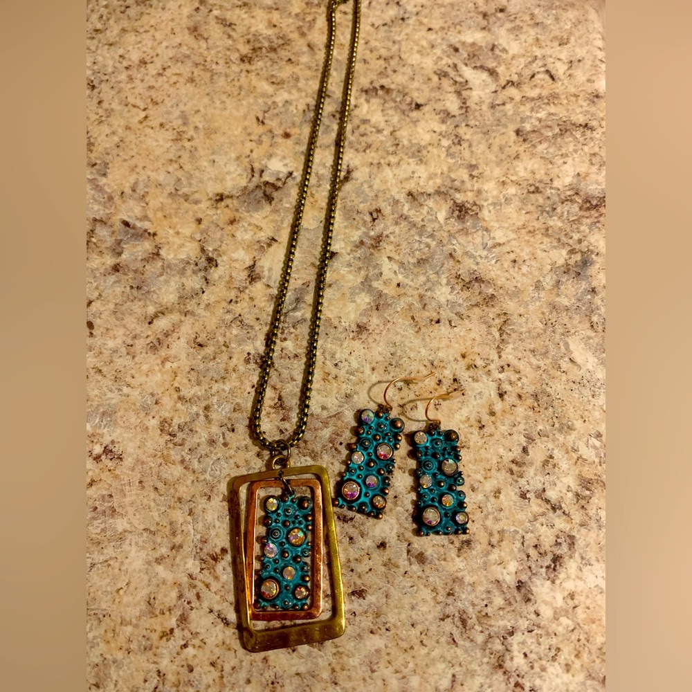 NWT Rustic Jewelry Design : Jewelry set!! Mixed tone Necklace &Earring set!!
